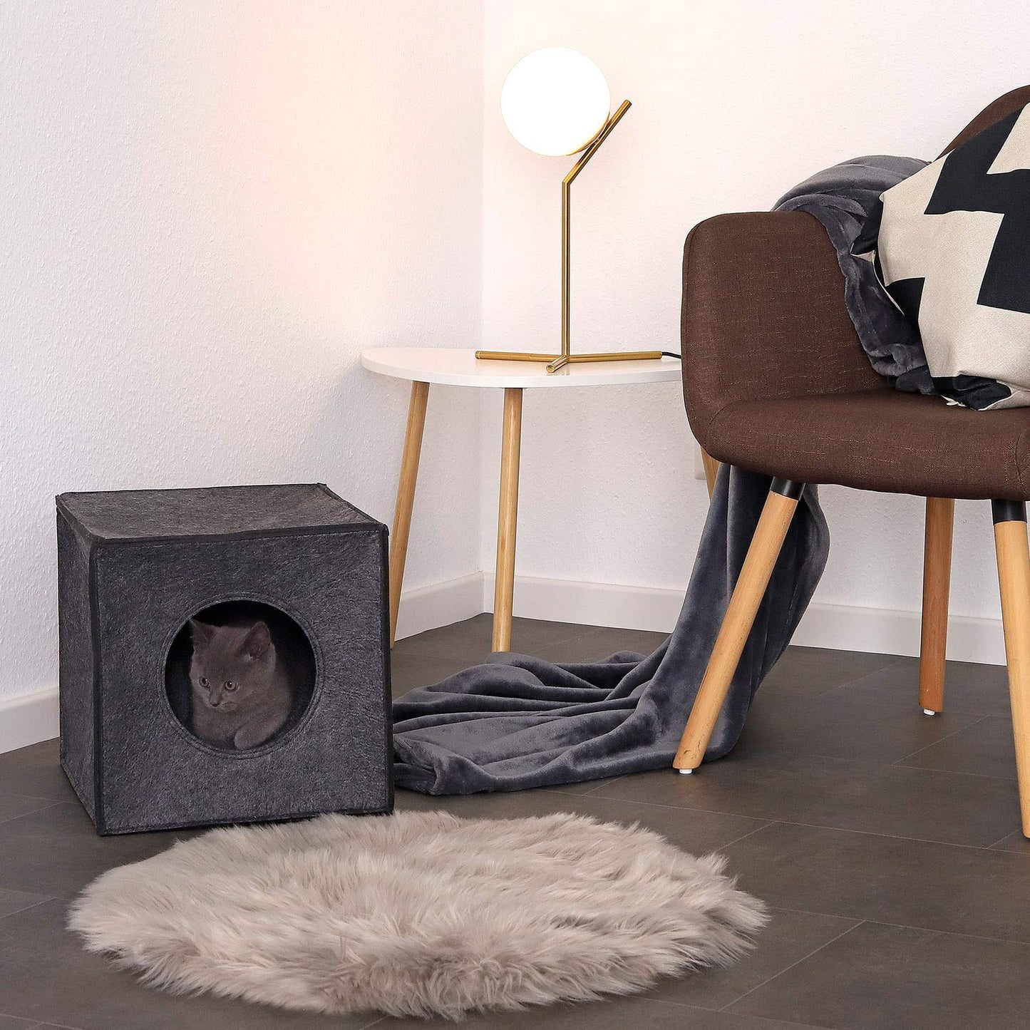 Coolapet Filz Katzenhöhle Würfel – Faltbares Katzenbett mit Liegekissen für Regale & Böden (Dunkelgrau)